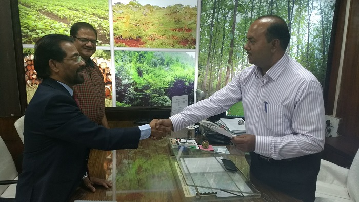 Sami-Sabinsa Group has added reforestation to the company’s program of good agricultural practices. Sami-Sabinsa has entered into an ambitious plan in funding cultivation of Pterocarpus marsupium in 250 acres in the Seoni and Balaghat regions in Madhya Pradesh, India, for the next ten years. The cultivation will be managed by the reforestation organization Madhya Pradesh Rajya Van Vikas Nigam Limited.
