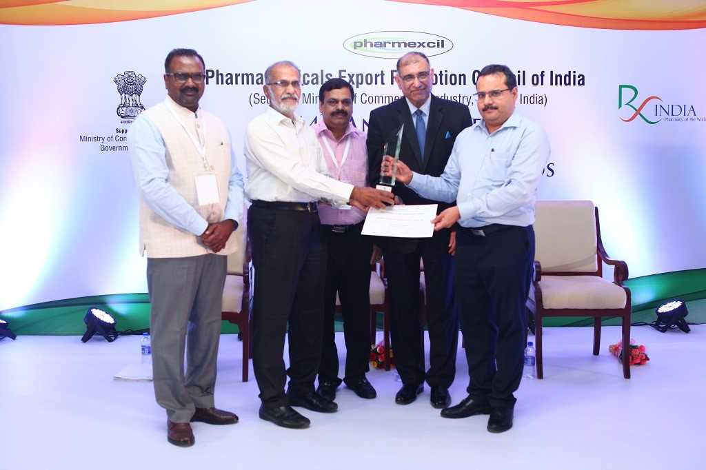 In recognition of commendable contribution to pharmaceuticals export of India, Sami Labs has been honored with Outstanding Export Performance Award for the year 2017-18 under the Herbals & Pharma Allied Products – Silver Star category