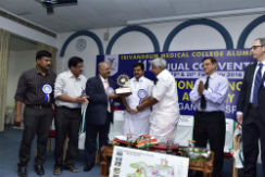 Dr. Muhammed Majeed, Founder & Chairman Sami-Sabinsa group was honored by Chief Minister of Kerala Shri Ommen Chandy